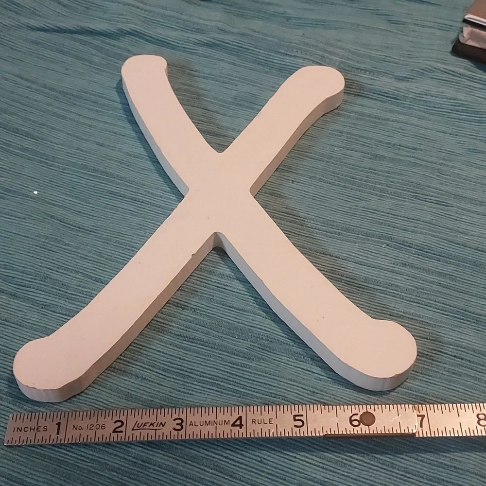 ARTMINDS White Wood Letter Wall Plaque 